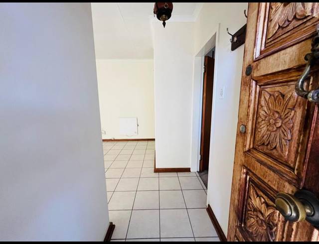 4 BEDROOM HOUSE FOR SALE IN SOUTH CREST